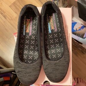 Brand New Black sketchers